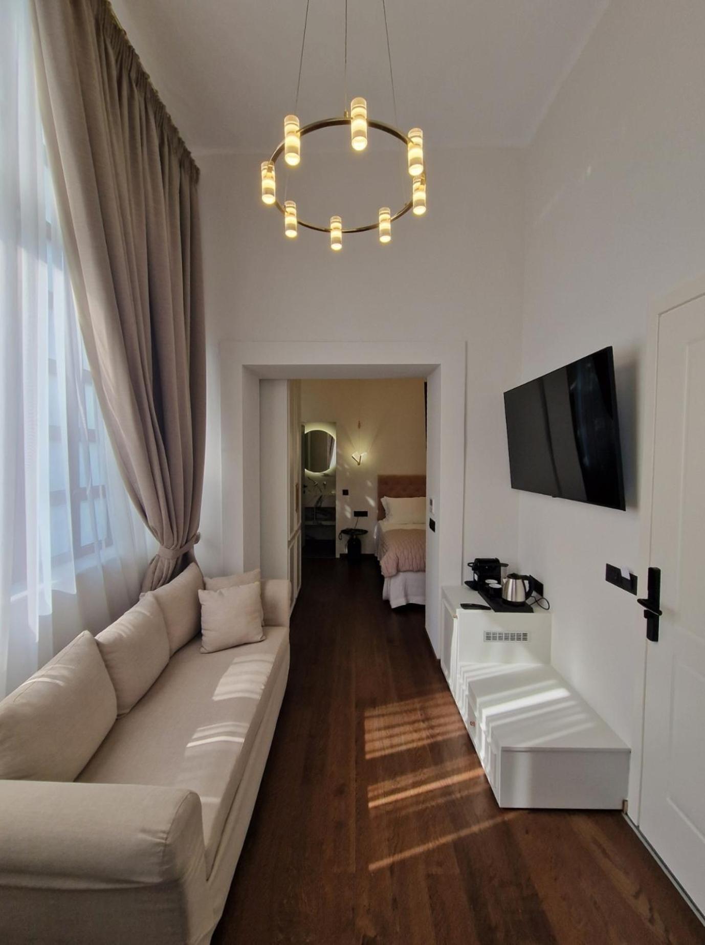 Jensen Luxury Suites Rhodes City Esterno foto